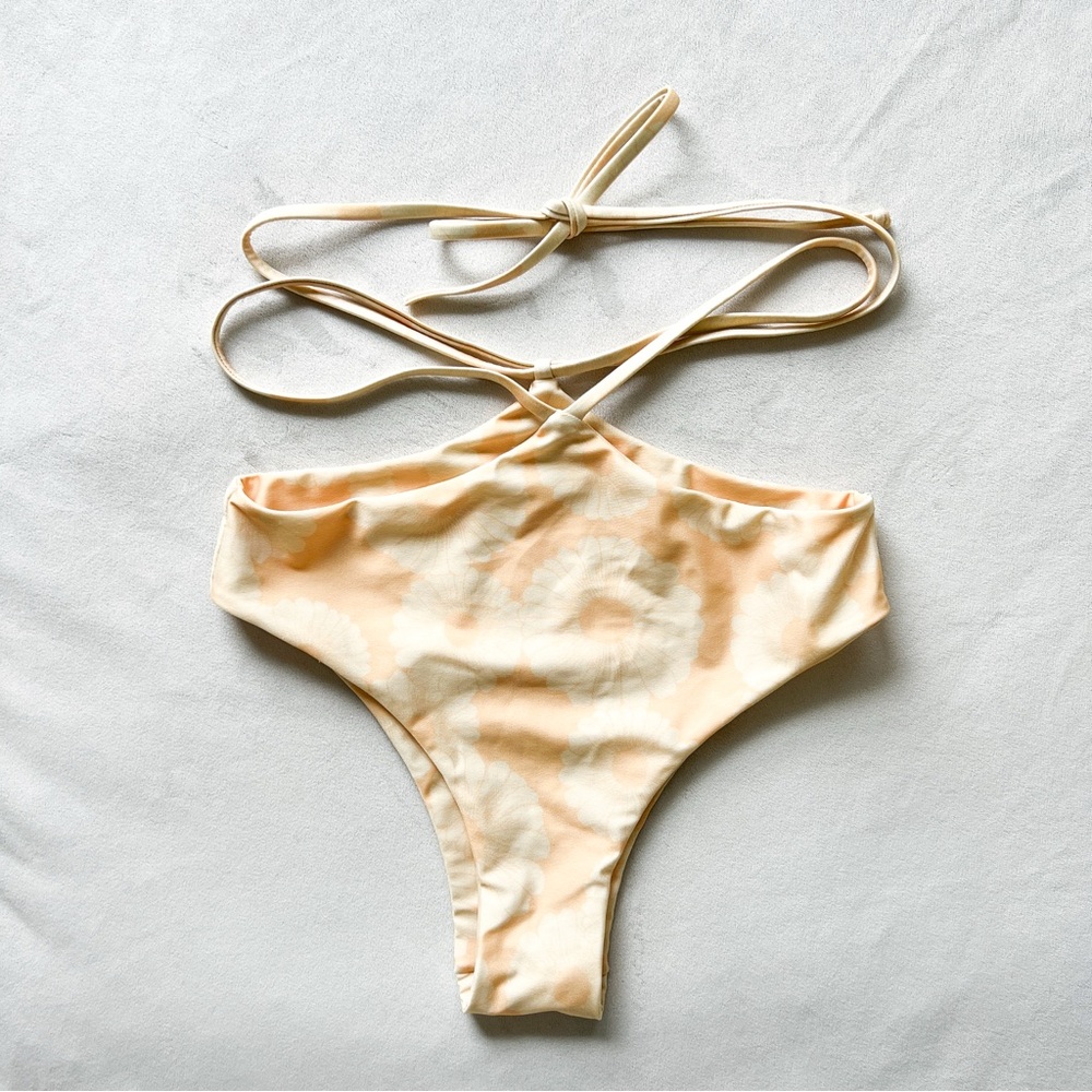 Thálassa Beige and Cream Floral Print Strappy Bikini Bottom - Small